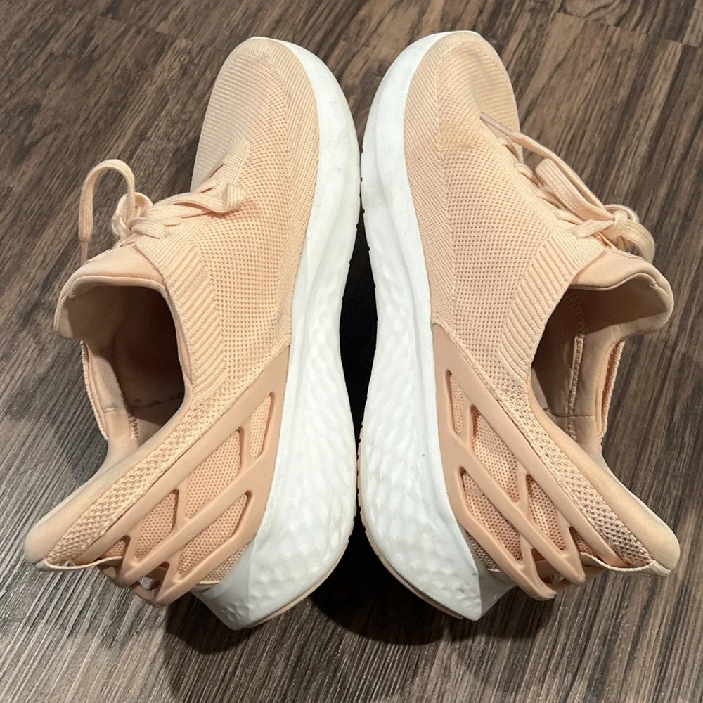 KIZIK ATHENS Peaches N Cream Easy Slip In Sneakers Shoes M's 11.5 Wide/W 13wide